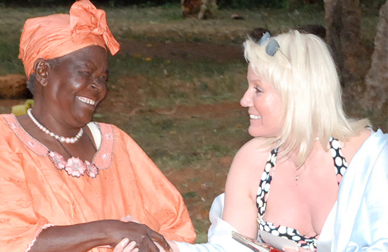 Mama Sarah Obama  Daphne Barak