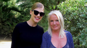 Rosamund Pike n Daphne Barak